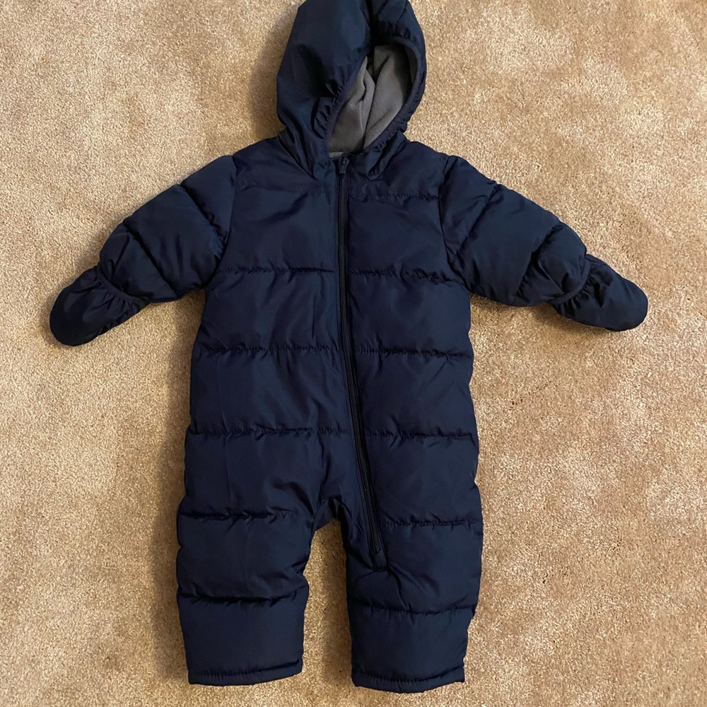 Old navy snowsuit. 12-18 months. Navy blue